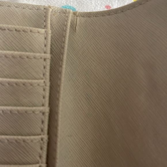 Michael Kors wallet - Picture 10 of 16